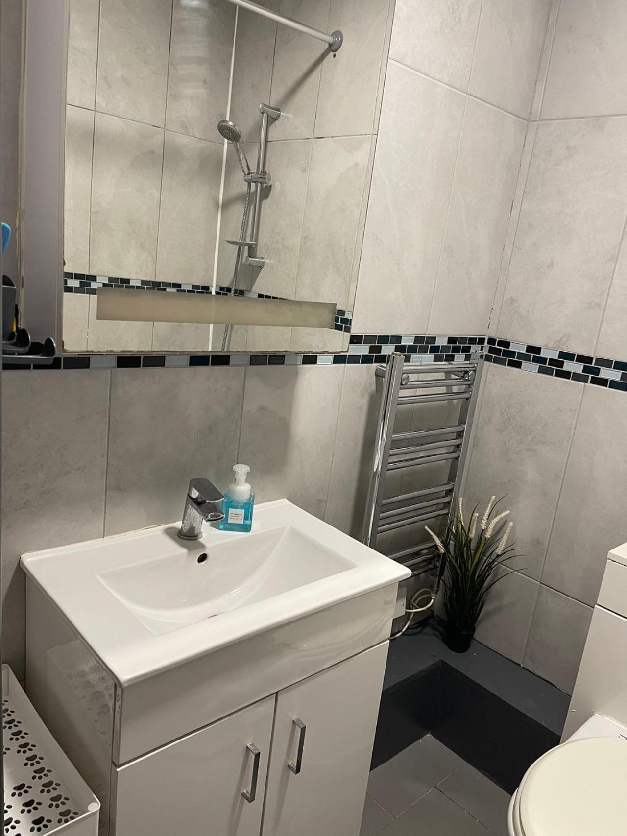 Cosy Room2 In Kings Cross 런던 외부 사진